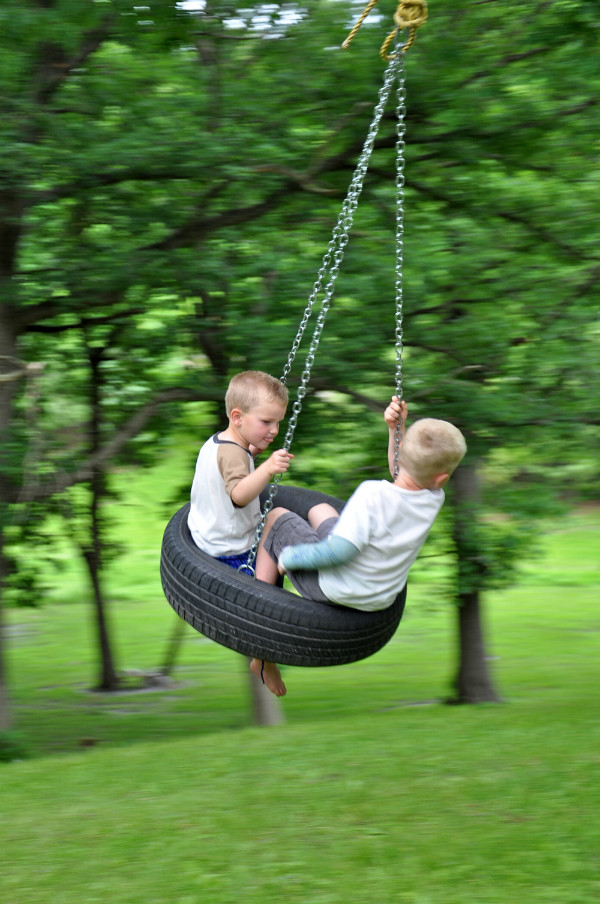 diy-old-fashioned-tire-swings