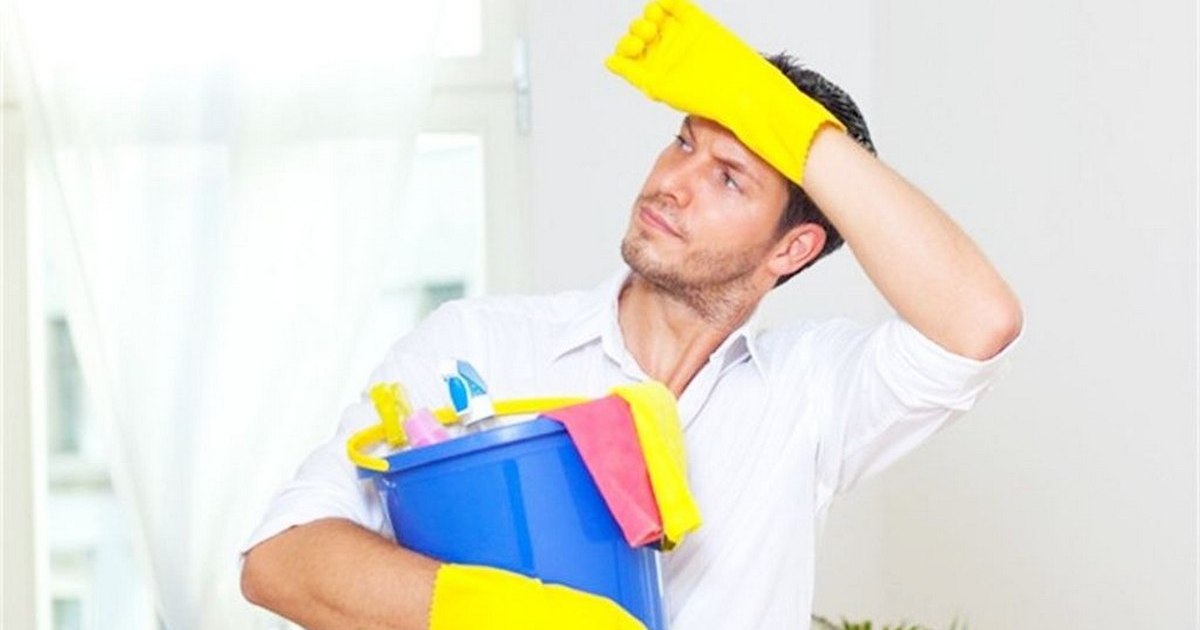 6 верных способов приучить мужчину к уборке