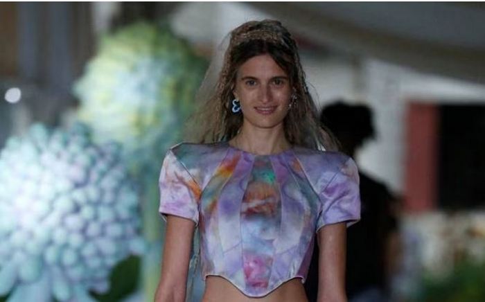 Нью-йоркский бренд Collina Strada выпустил модную коллекцию, созданную искусственным интеллектом